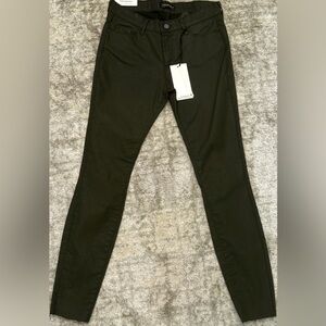 ZARA WOMAN PREMIUM DENIM COLLECTION - Skinny Khaki Coated. Size 4/36